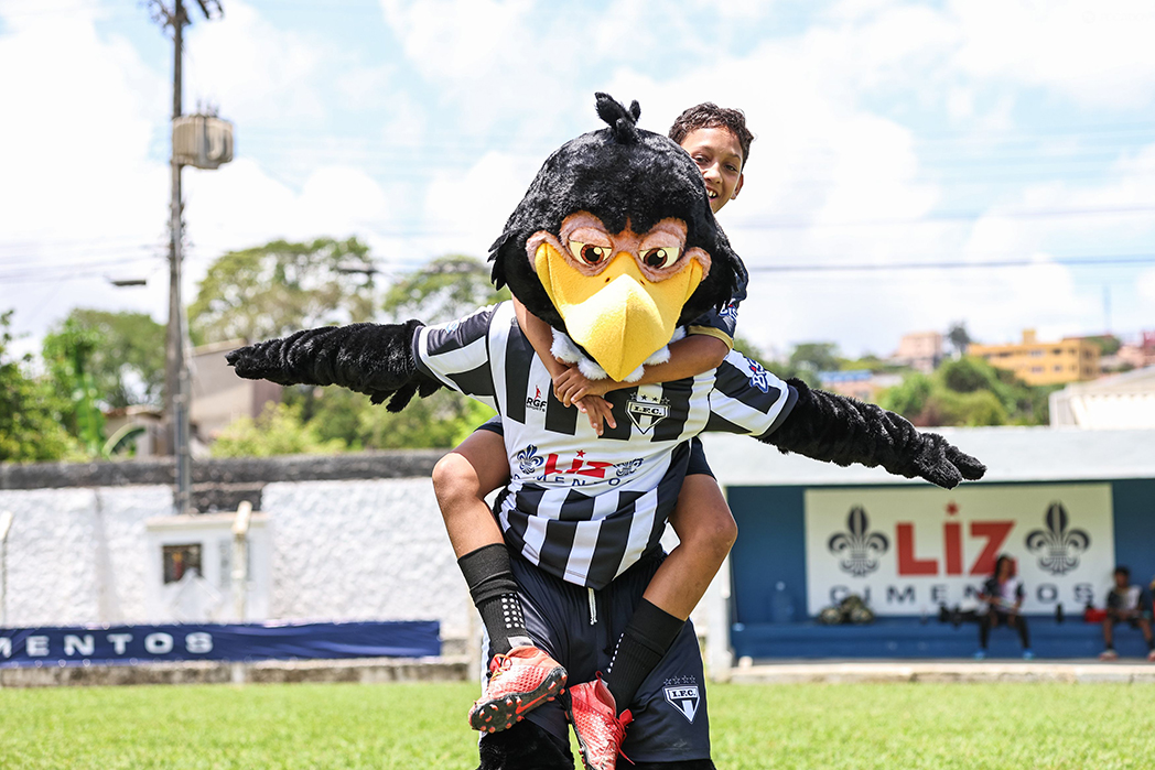 Manhã de festa marca apresentação do Mascote Urubu no Independente